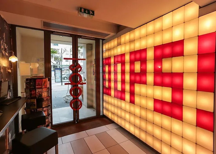 Oops! Latin Quarter By HiphophostelsHostel